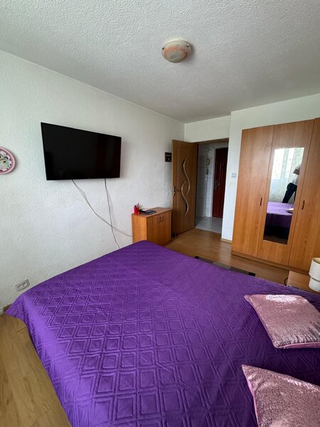 Sector 4, Luica, 3 camere semidecomandat, lift nou, anvelopat.