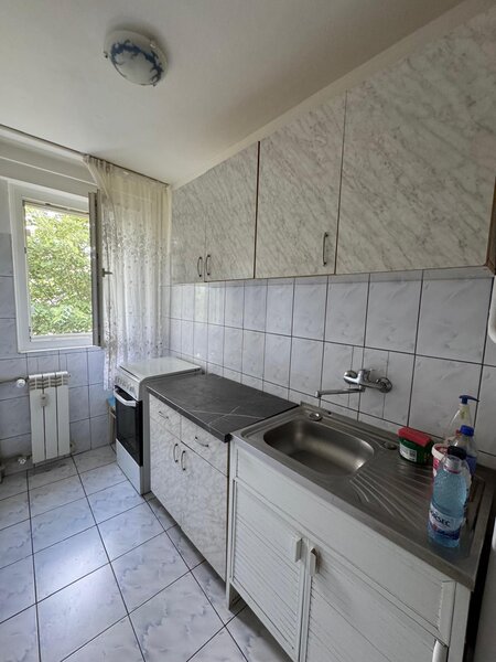 Sector 4, Luica, 3 camere semidecomandat, lift nou, anvelopat.